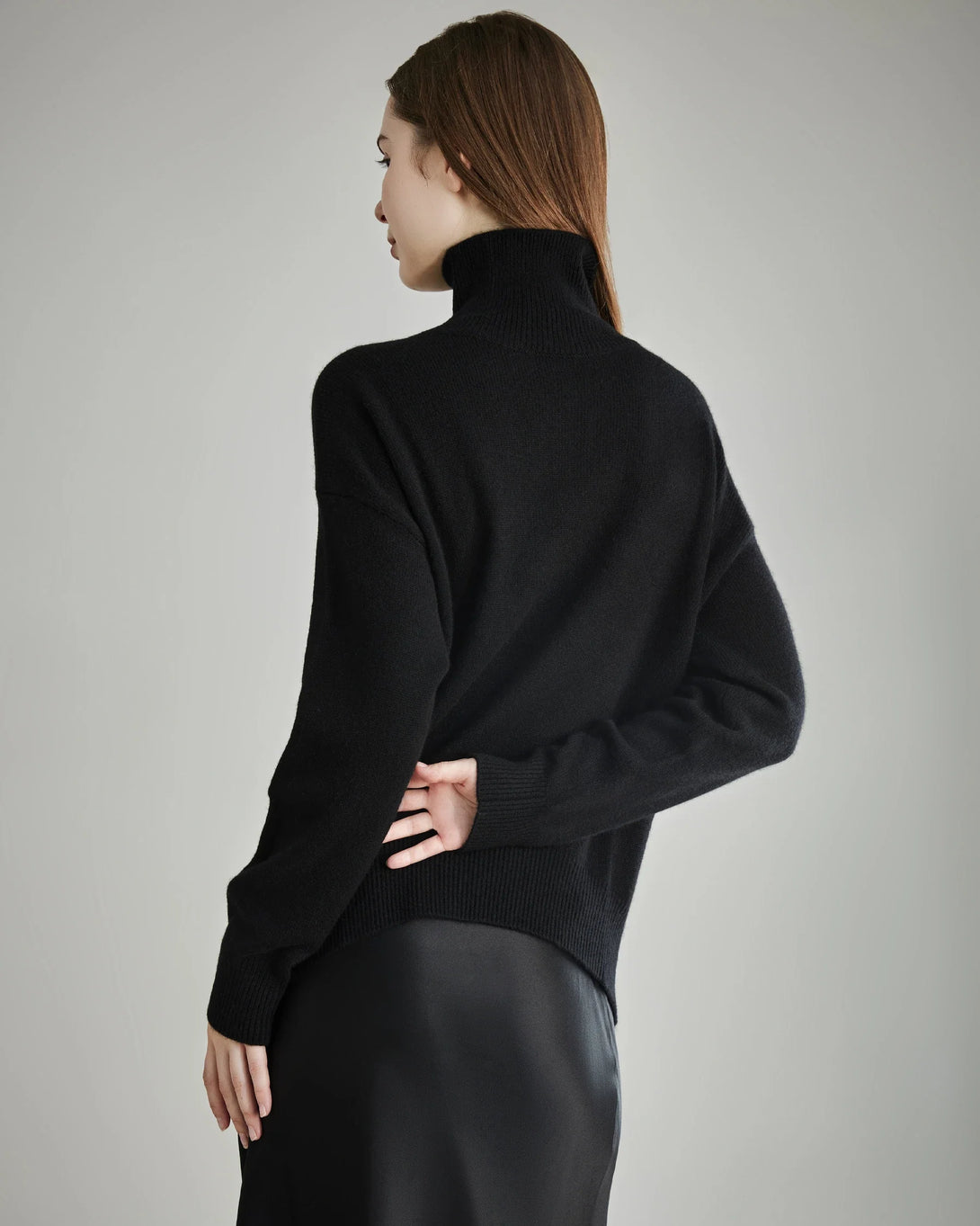 Women's Oversized Turtleneck Cashmere Sweater, Black
